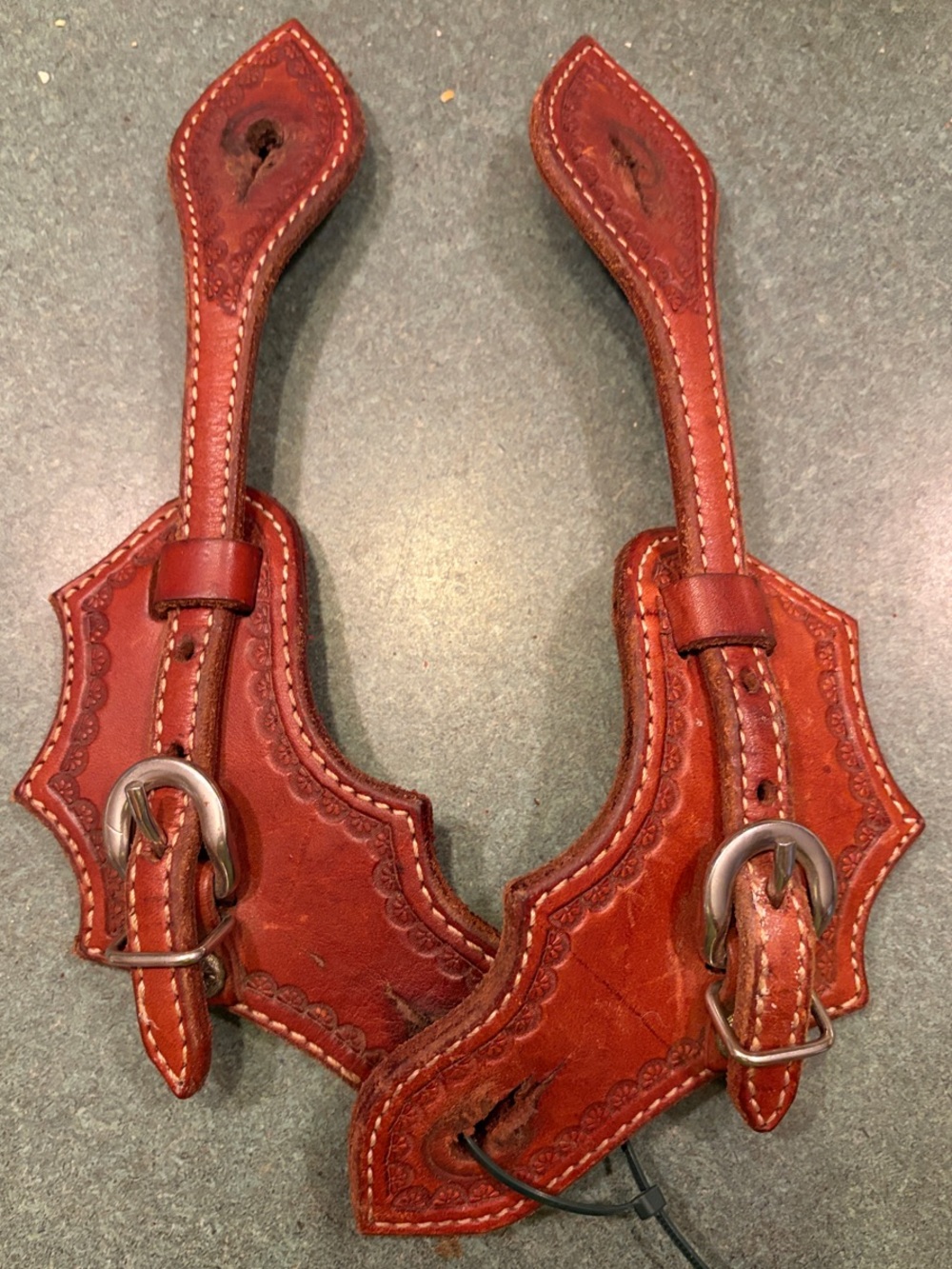 Small leather spur straps